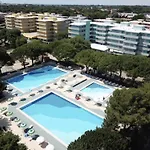 Apartamento Cozy With Pool Access