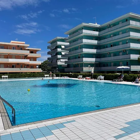 Apartamento Cozy With Pool Access Bibione