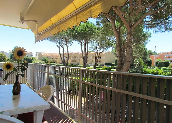 Cozy With Pool Access